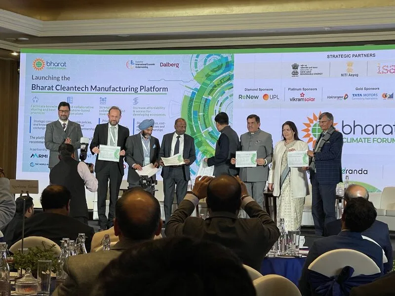 Participants presenting documents at the Bharat Cleantech Manufacturing Platform launch.