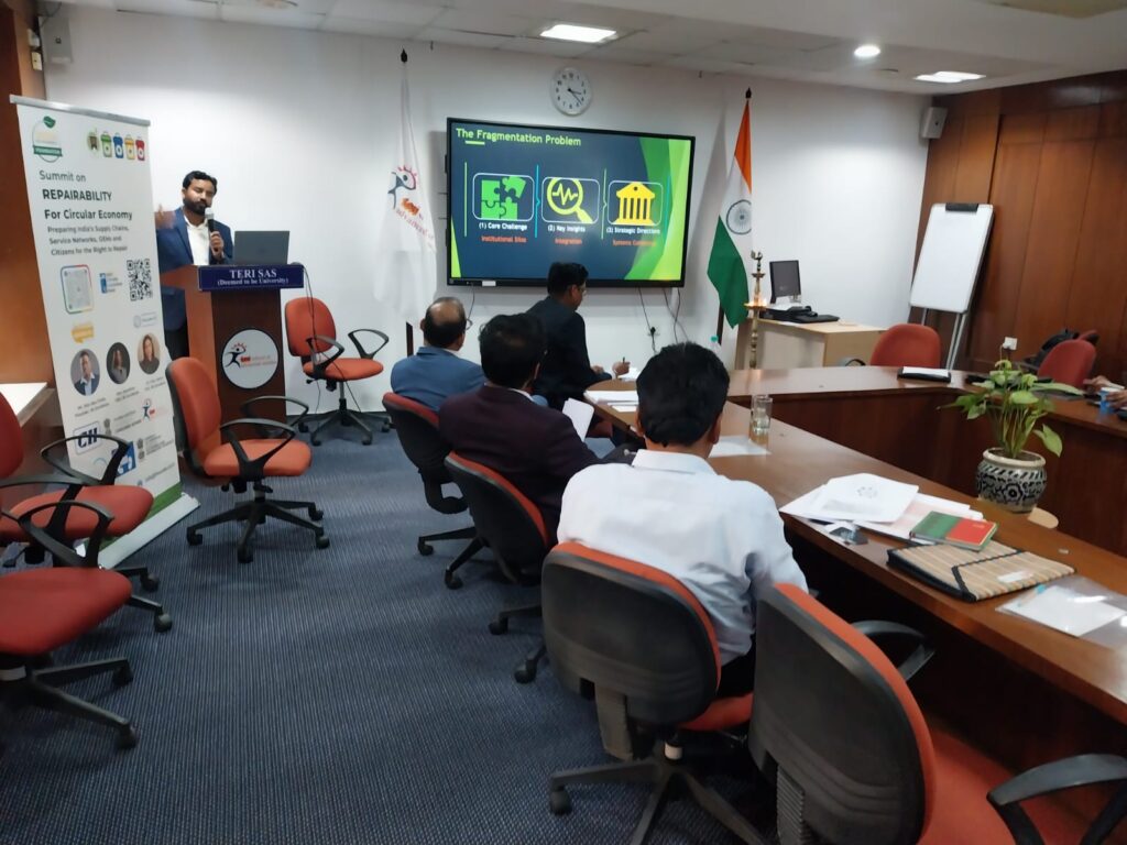 Dr. Ashish Sharma presenting at the TERI SAS roundtable.
